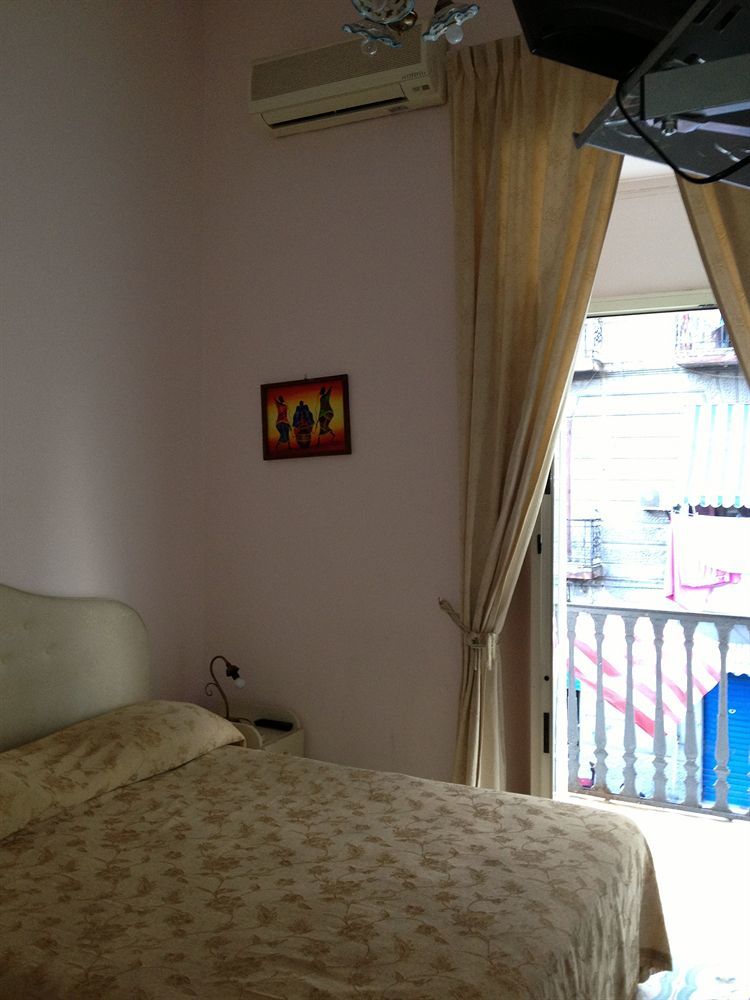 Bed and Breakfast beb elia Neapel Exterior foto